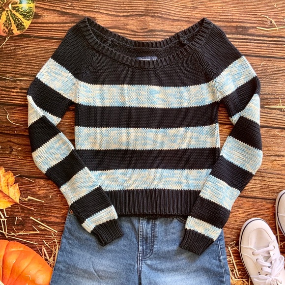 American Eagle Outfitters Sweaters - AEO Long-Sleeve Cropped Sweater